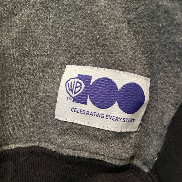 Warner Bros Black and Gray Batman Sweatshirt - Picture 4 of 7